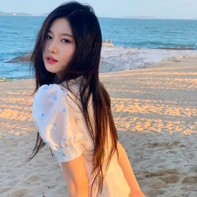 黑衣女孩
